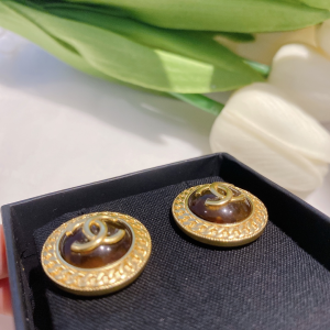 Luxury Womens Jewelry Chanel Gold CC Round Earrings A152PP110 AA153362