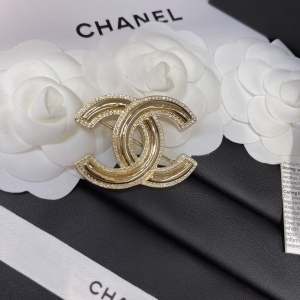 Luxury Womens Jewelry Chanel Gold Crystals CC Logo Brooch A152PP130 AA153356