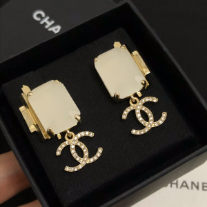Luxury Womens Jewelry Chanel 2021 Crystal CC Jewelry Earring A39PP135 AA153659