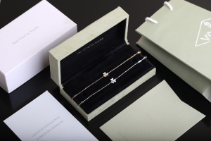 Luxury Womens Jewelry Van Cleef Arpels Frivole Crystals Bracelets A205PP220 AA153601