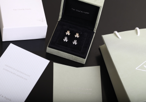 Luxury Womens Jewelry Van Cleef Arpels Frivole Crystals Earring A205PP260 AA153600