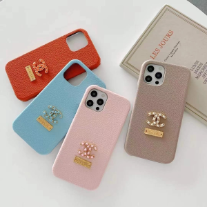 Luxury Womens Phone Holder Chanel Pearl CC Logo iPhone Case A62PP60 AA153675