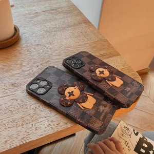 Luxury Womens Phone Holder Louis Vuitton Damier iPhone Case A62PP60 AA153677