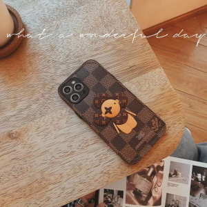 Luxury Womens Phone Holder Louis Vuitton Damier iPhone Case A62PP60 AA153677