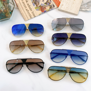 Luxury Womens Sunglasses Armani Luxury Sunglasses EA4233 A65PP180 AA153818