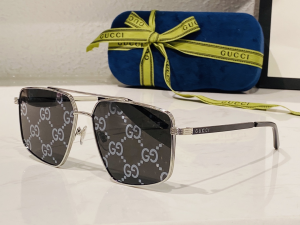 Gucci Luxury Sunglasses GG0941S 