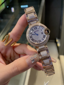 Luxury Womens Watches Cartier Ballon Bleu Watch with Diamonds A213PP1180 AA153615