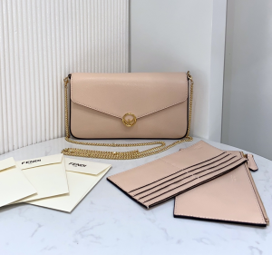 Fendi Envelope Wallet on Chain Pink Leather Fendi Envelope Wallet on Chain Pink Leather