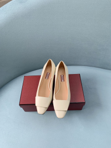 Luxury Womens Shoes Bally Lizzie Leather Pump in OFF White 35 To 39 A136PP530 AA154025