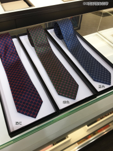 Luxury Mens Ties Gucci GG and Rhombus Motif Silk Tie in Blue A151PP130 AA154080