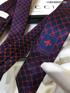 Luxury Mens Ties Gucci GG and Rhombus Motif Silk Tie in Red A151PP130 AA154081