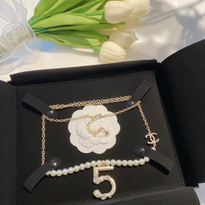Chanel NO5 Pearls Chain Necklaces 