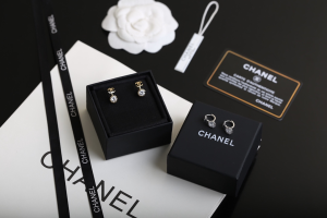 Luxury Womens Jewelry Chanel CC Logo Diamond Stud Earring A205PP100 AA154494