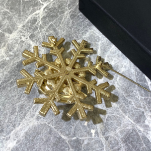Luxury Womens Jewelry Chanel CC Winter Snow Brooch A205PP200 AA154456