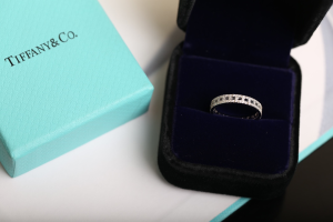 Luxury Womens Jewelry Tiffany T True Wide Ringwith Pave Diamonds A205PP210 AA154447