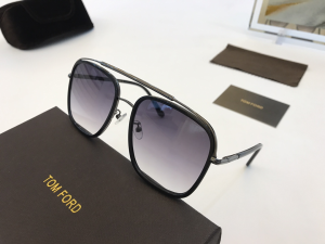 Tom Ford Luxury Sunglasses FT0846 
