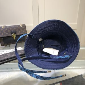 Luxury Womens Hats Gucci Red GG Multicolor Reversible Bucket Hat A62PP135 AA154620