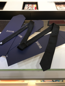 Luxury Mens Ties Dior Black Dior Oblique Tie A151PP160 AA155308