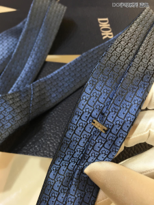 Luxury Mens Ties Dior Blue Dior Oblique Tie A151PP160 AA155307