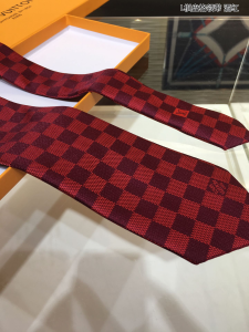 Luxury Mens Ties Louis Vuitton Damier Classique Tie in Red A151PP130 AA155313