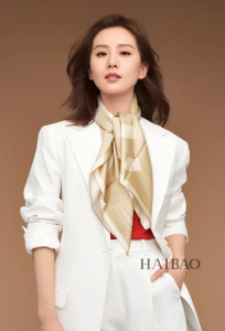 Luxury Womens Scarf Chanel Coco Girl CC Silk Scarf in Beige 90x90CM A151PP200 AA155329