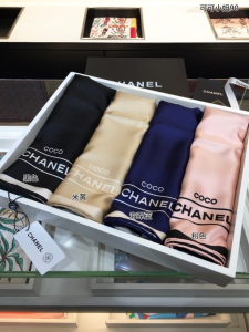 Luxury Womens Scarf Chanel Coco Girl CC Silk Scarf in Beige 90x90CM A151PP200 AA155329