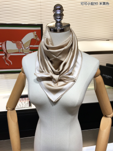 Luxury Womens Scarf Chanel Coco Girl CC Silk Scarf in Beige 90x90CM A151PP200 AA155329