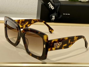 Fendi Luxury Sunglasses FF0435 