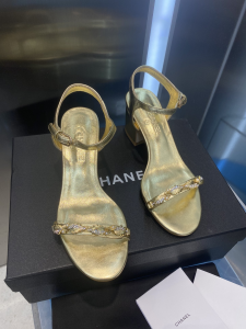 Luxury Womens Shoes Chanel Vintage Sandal in Gold Calfskin 35 To 40 A136PP480 AA156050