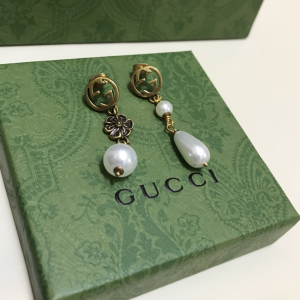 Gucci Interlocking G and Pearl Earrings 