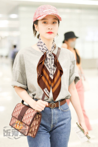 Luxury Womens Scarf Celine Paris Silk Scarf in Brown 90x90CM A151PP200 AA156141