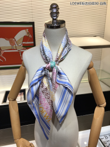 Luxury Womens Scarf Loewe Anagram Lines Silk Scarf in White 90x90CM A151PP180 AA156114