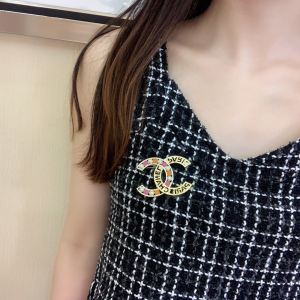 Luxury Womens Jewelry Chanel CC Logo Gold Brooch A205PP170 AA156458