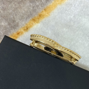 Luxury Womens Jewelry Chanel Gold CC Logo Brooch A205PP160 AA156456