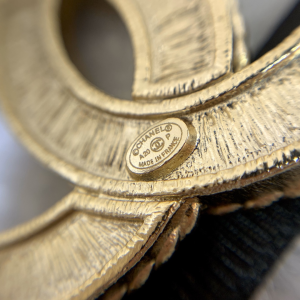 Luxury Womens Jewelry Chanel Gold CC Logo Brooch A205PP160 AA156456