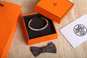 Luxury Womens Jewelry Hermes Open Cuff Woven Leather Bracelet A205PP130 AA157710