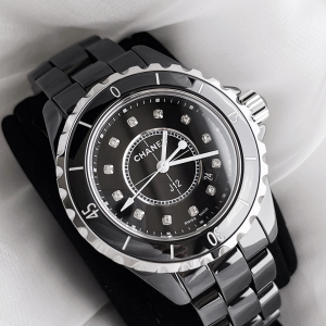 Luxury Womens Watches Chanel J12 Black Dial Ladies Watch 33MM A184PP2180 AA157635