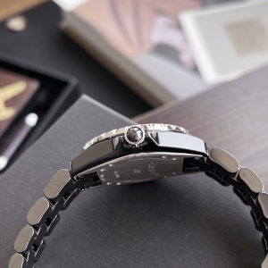 Luxury Womens Watches Chanel J12 Black Dial Ladies Watch 33MM A184PP2180 AA157635