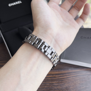 Luxury Womens Watches Chanel J12 Black Dial Ladies Watch 33MM A184PP2180 AA157635