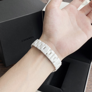 Luxury Womens Watches Chanel J12 White Dial Ladies Watch 33MM A184PP2180 AA157634