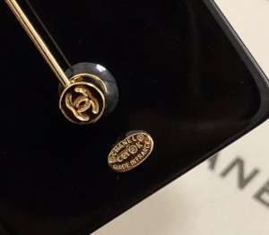 Luxury Womens Jewelry Chanel Bottle Brooch A39PP150 AA157768