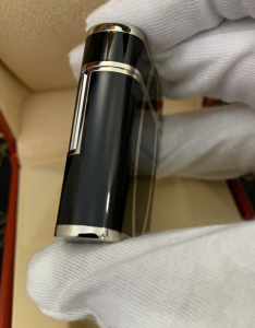 Luxury Womens Lighter ST Dupont Black Finish Lighter A168PP380 AA158853