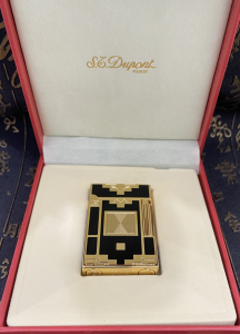 Luxury Womens Lighter ST Dupont Black Gold Finish Lighter A168PP380 AA158874