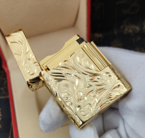Luxury Womens Lighter ST Dupont Gold Finish Lighter A168PP380 AA158860