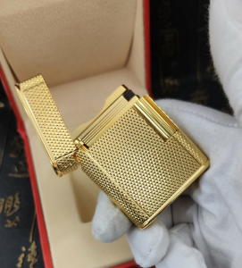 Luxury Womens Lighter ST Dupont Gold Finish Lighter A168PP380 AA158865