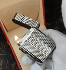 Luxury Womens Lighter ST Dupont Silver Finish Lighter A168PP380 AA158863