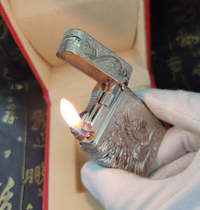 Luxury Womens Lighter ST Dupont Silver Finish Lighter A168PP380 AA158871