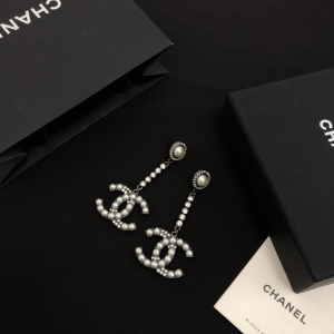 Luxury Womens Jewelry Chanel Earring Chanel CC Pearls Earring A39PP140 AA159874