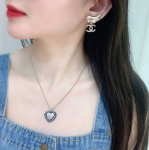 Luxury Womens Jewelry Chanel Earring Chanel Crystals CC Earring A39PP130 AA159896