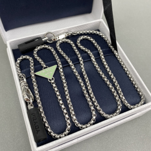 Prada Chain for AirPods and Airpods Pro Case 6202 Prada Chain for AirPods and Airpods Pro Case 6202